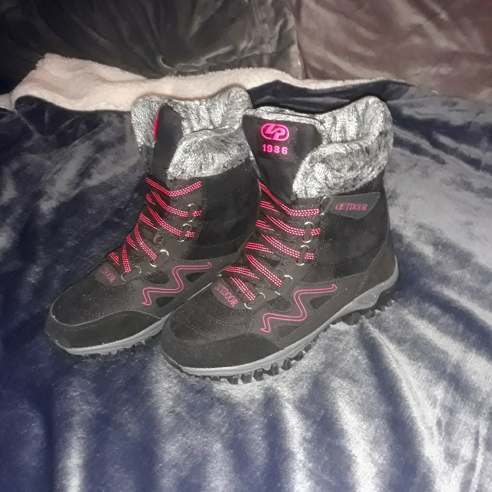 Girls snow boots